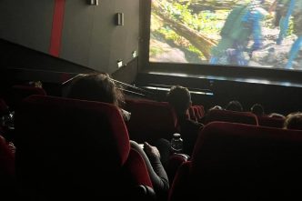 Avatar 2, cinema, experiență, copil la film, cât durează Avatar, vreau acasă mami, fetiță la cinema, educație, părinți