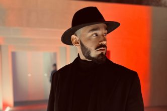 Victor Dorobanțu, interviu, serial, Netflix, Wednesday, ploieștean, Instagram, TikTok, Thing, celebritate, actor, burlac, Thing înjunghiat