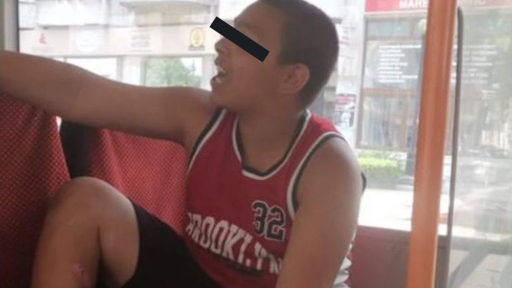 Povestea traumatizantă a unei studente din Ploiești: “Individul m-a agresat în autobuzul 30. Nu mă simt în siguranță!” 2 ploieșteancă, spray cu piper, individ, agresiune, autobuz, 30, Ploiești, Mihaela, poveste, siguranță călători, aparat electroșoc
