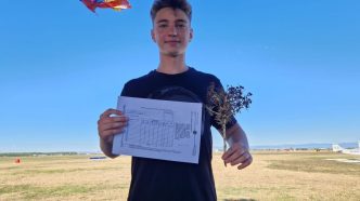 Dariu Dumitru, interviu, pilot, avion ultraușor, Aeroclub Teritorial Ploiești, la înălțime, Colegiul Național Mihai Viteazul, cursuri gratuite de zbor, cover