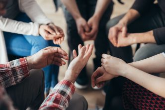 ateliere terapie, Diana Drăghici, Ploiești, relații de calitate, relația cu noi înșine, psihoterapie, imaginea de sine, detalii atelier Ploiești, eliberare emoții, dorința de a trăi, episod depresie