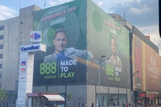Răzvan și Dani, prezentatori TV, reclame la păcănele, jocuri de noroc, reclamă controversată, 888 casino, cover