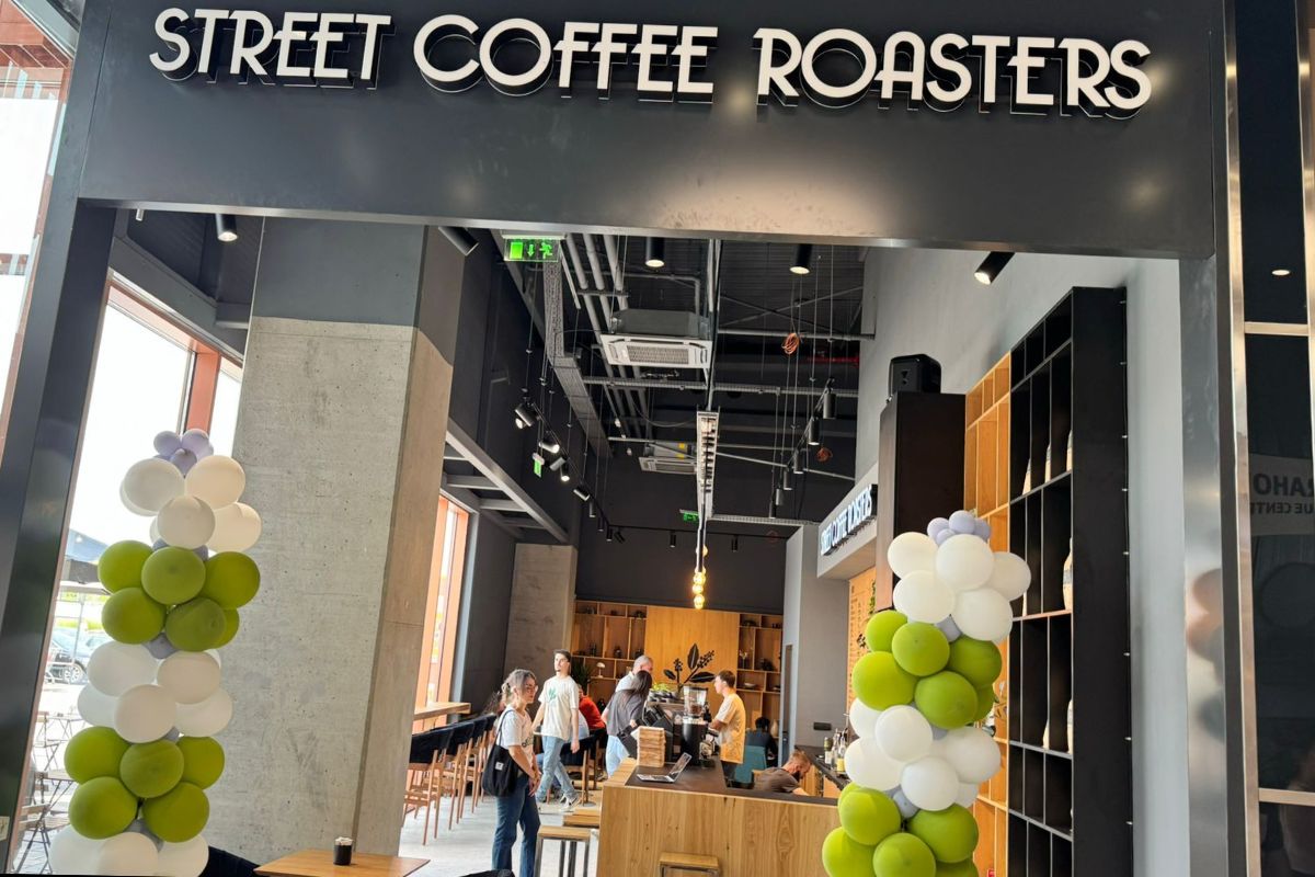 Street Coffee Roasters, o nouă cafenea deschisă la Value Center Ploiești. Un cappuccino costă 12 lei, iar o apă la jumătate este 7 lei 5