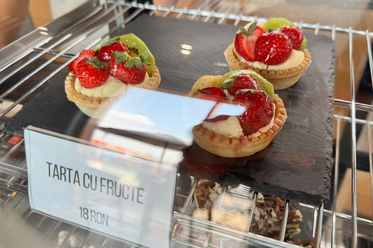 Street Coffee Roasters, o nouă cafenea deschisă la Value Center Ploiești. Un cappuccino costă 12 lei, iar o apă la jumătate este 7 lei 3