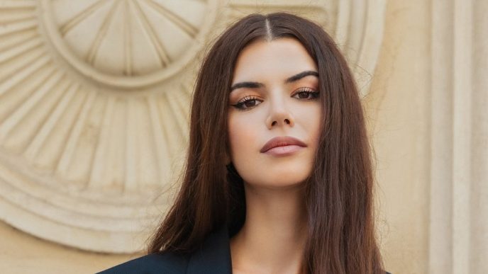 Mădălina Cernat, Maddie, debut muzical, Fără Garanții, video, Alex Ceaușu, solistă, Teatrul Toma Caragiu, lansare piesă