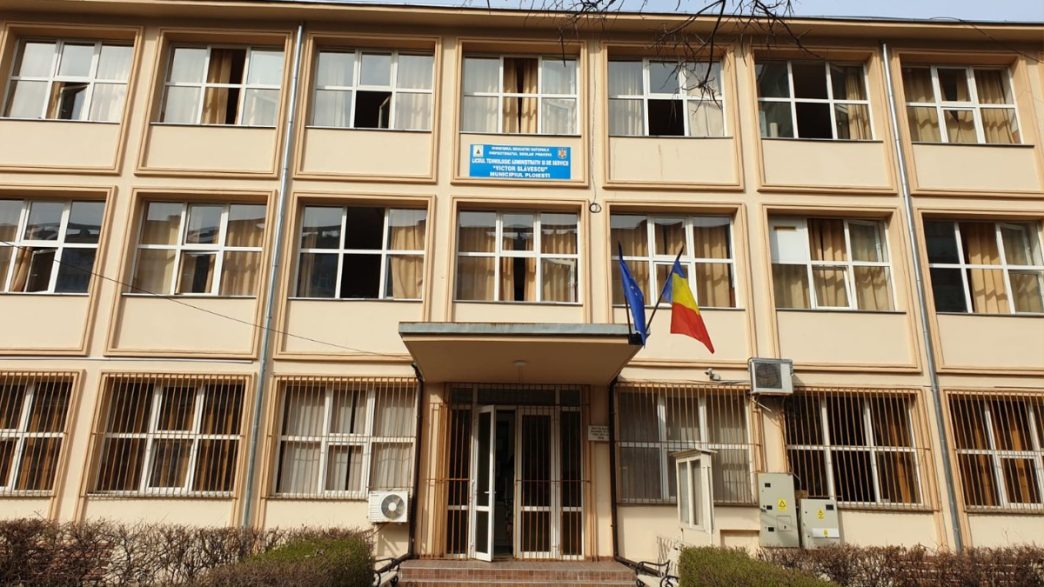 director, liceul Victor Slăvescu, Ploiești, drept la replică, Nicoleta Sevastian, președinte CJE Prahova, Alexandru Soare, absenteism
