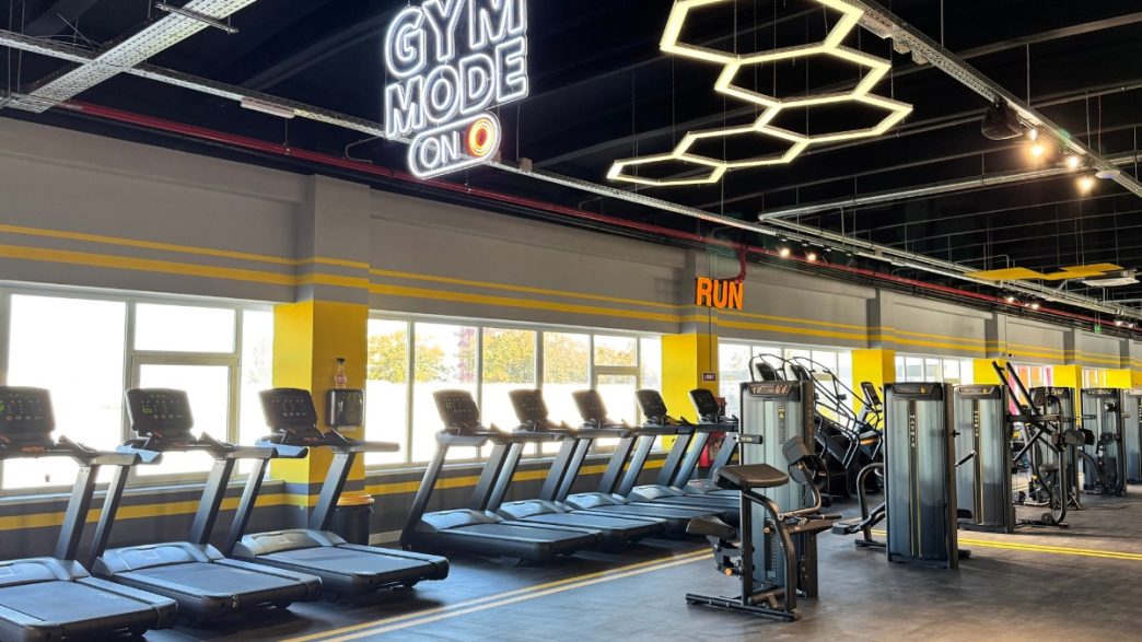 Cum arată cea mai nouă sala de fitness din Ploiești. Stay Fit Gym Ploiești s-a deschis în incinta Value Center Ploiești 2 sală de fitness, Ploiești, Stay Fit Gym, Value Center Ploiești, poze sală fitness, deschidere sală fitness, program Stay Fit Gym Ploiești, 8 benzi alergare
