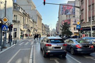 semafoare, semafor pentru bicicliști, trafic, Calea Victoriei, intersecția Victoriei cu Doamnei, cum funcționează semafoarele, București, Sector 3