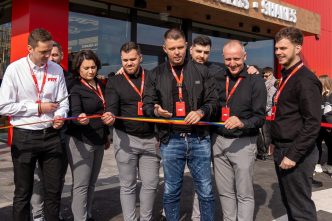 Lucian Florea, antreprenor, Fryday, fast-food, Fryday Ploiești, diabet, despre Lucian Florea, Autoalbina, deschidere Fryday Ploiești