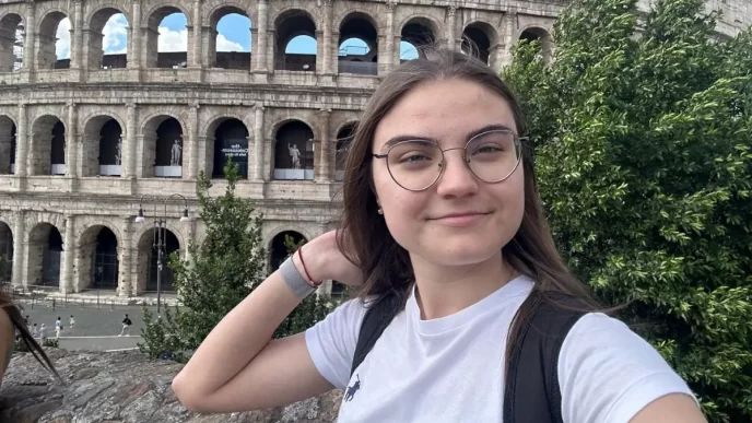 Alina Gordilă, interviu, 10 pe linie, media 10 liceu, Republica Moldova, Bălți, elevă, Ploiești, cover