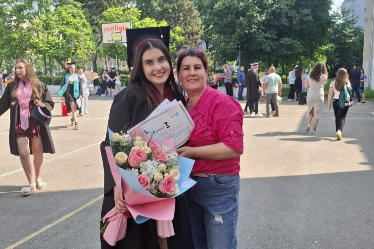 Eliza Georgiana Neagu, singura medie de 10 din Prahova la bacalaureat: "Am plâns de fericire alături de familie!" 2