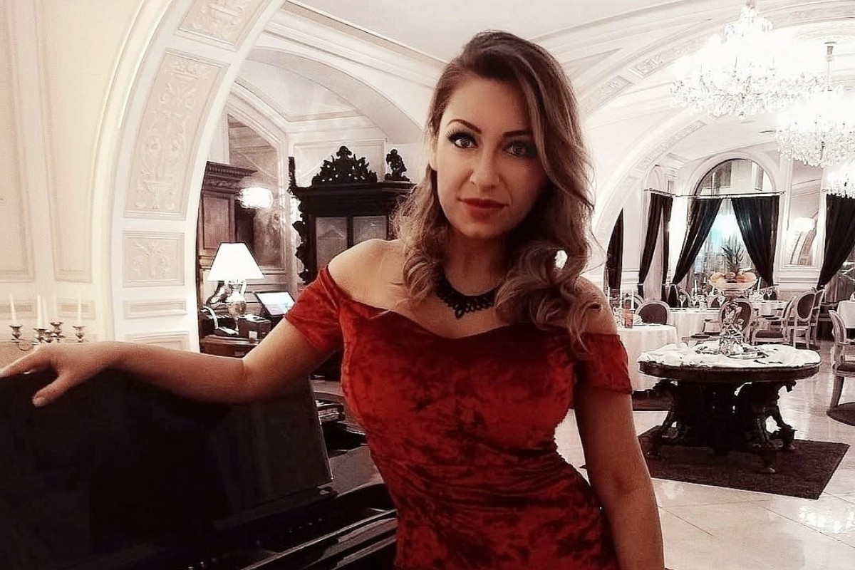 Raluca Fricosu, The Piano Lady – "Muzica este limbajul prin care îmi spun povestea și inspir generații" 2