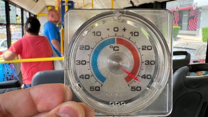 saună, mijloace de transport, transport public Ploiești, condiții transport Ploiești, peste 40 de grade, termometre, măsurare temperatură, 43 grade