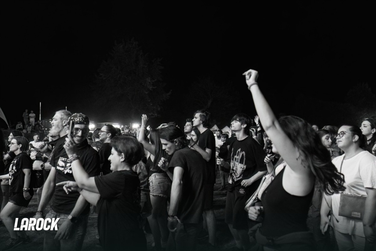 Tot ce trebuie să știi despre festivalul LAROCK de pe Domeniul Cantacuzino: trupe, activări și sistemul de acces 2