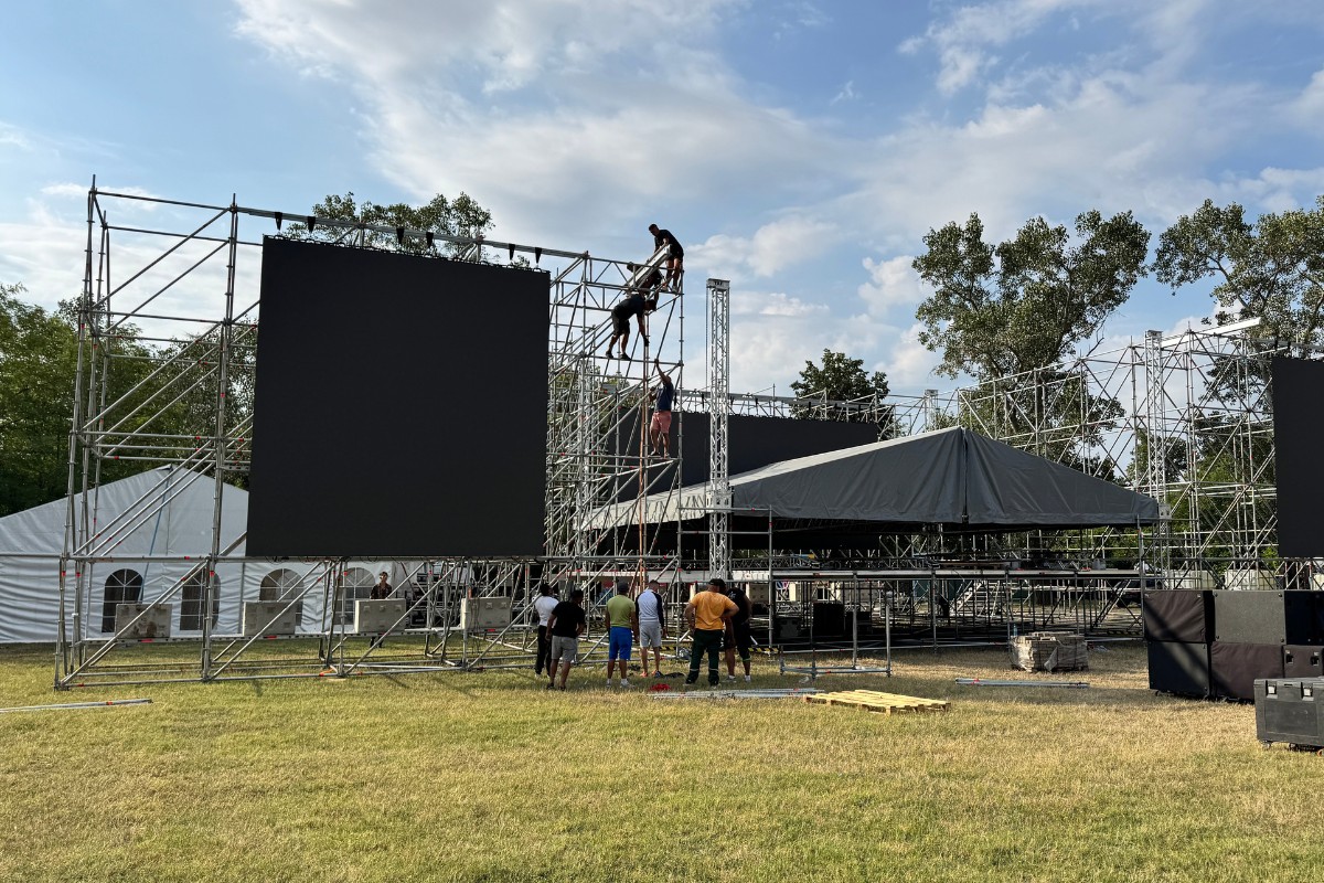 Cum arată Domeniul Cantacuzino cu doar 48 de ore înainte de începerea festivalului LAROCK 2025 1
