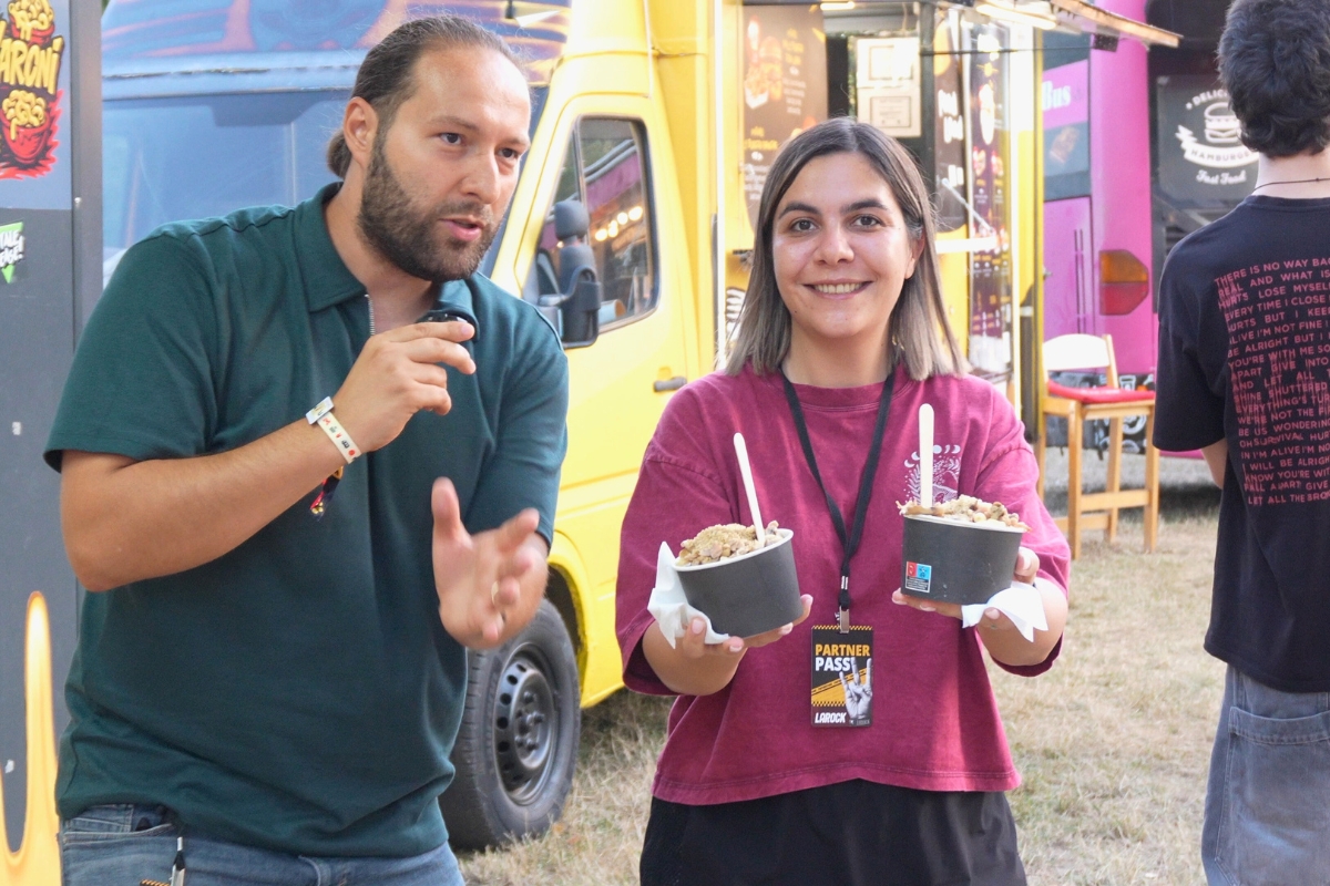 festival, prima zi, prețuri mâncare, LAROCK, Domeniul Cantacuzino, video, pastramă de oaie, mici, bere la draft, activări în festival, Florești