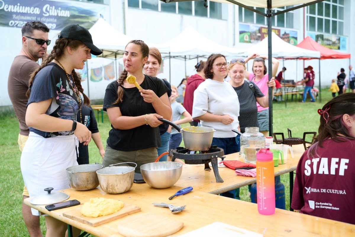 Ruralympics, festivalul care rupe barierele dintre “rural” și “cool”. Tinerii au experimentat viața la țară 10