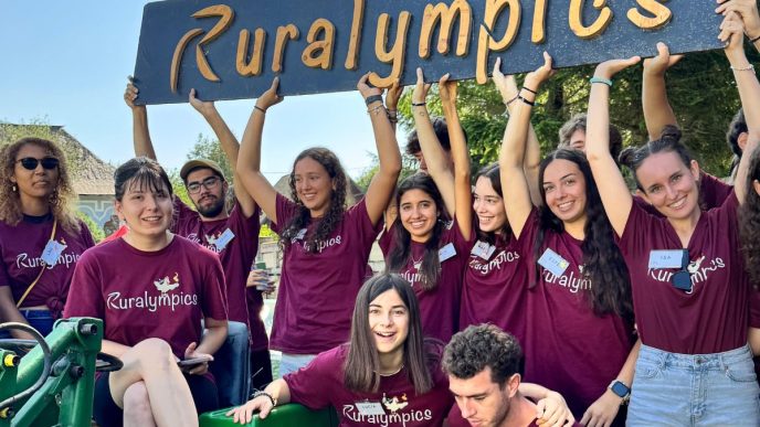 Ruralympics, festivalul care rupe barierele dintre “rural” și “cool”. Tinerii au experimentat viața la țară 8 festival rural, România, Ruralympics 2025, Cheia, eveniment cultural, Prahova, zâmbete