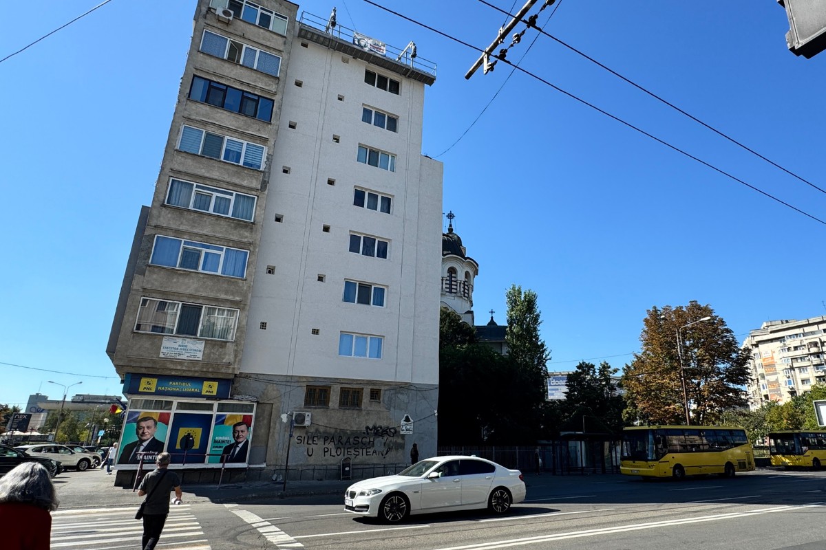 Adio, pericol! Fațada laterală a blocului cu 7 etaje din Ploiești a fost reparată - FOTO 2