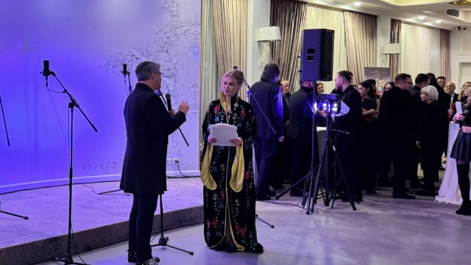 Loredana Novac, Lace Magazine, revistă, numărul 16, copertă Fuego, recenzie, eveniment, Păulești, cover