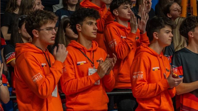 Eastern Foxes, campanie, Adoptă o mamă, Ploiești, Colegiul Național, Ion Luca Caragiale, Nație Prin Educație, educație STEM, Fundația Zurli