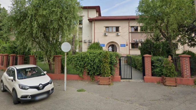 elev, liceu Ploiești, Inspectoratul Școlar Prahova, răspuns oficial ISJ, achiziții școală, climat de frică, abuz de putere, bani publici, dotări IT școală, campania Spune pe bune, cover