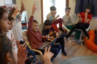 Altus 21, școală alternativă, școală Ploiești, prezentare video, erou, Acton Academy, dezbateri, Iulian Șerban, cover