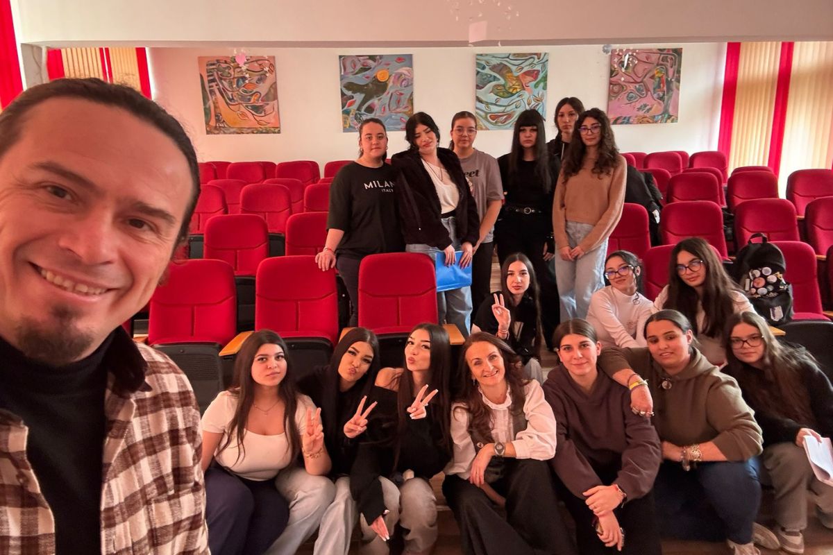 Nu mă sperie bacul, 30 martie, Teatrul Nației, examenul maturității, Sofia și Dan Crudu, cover