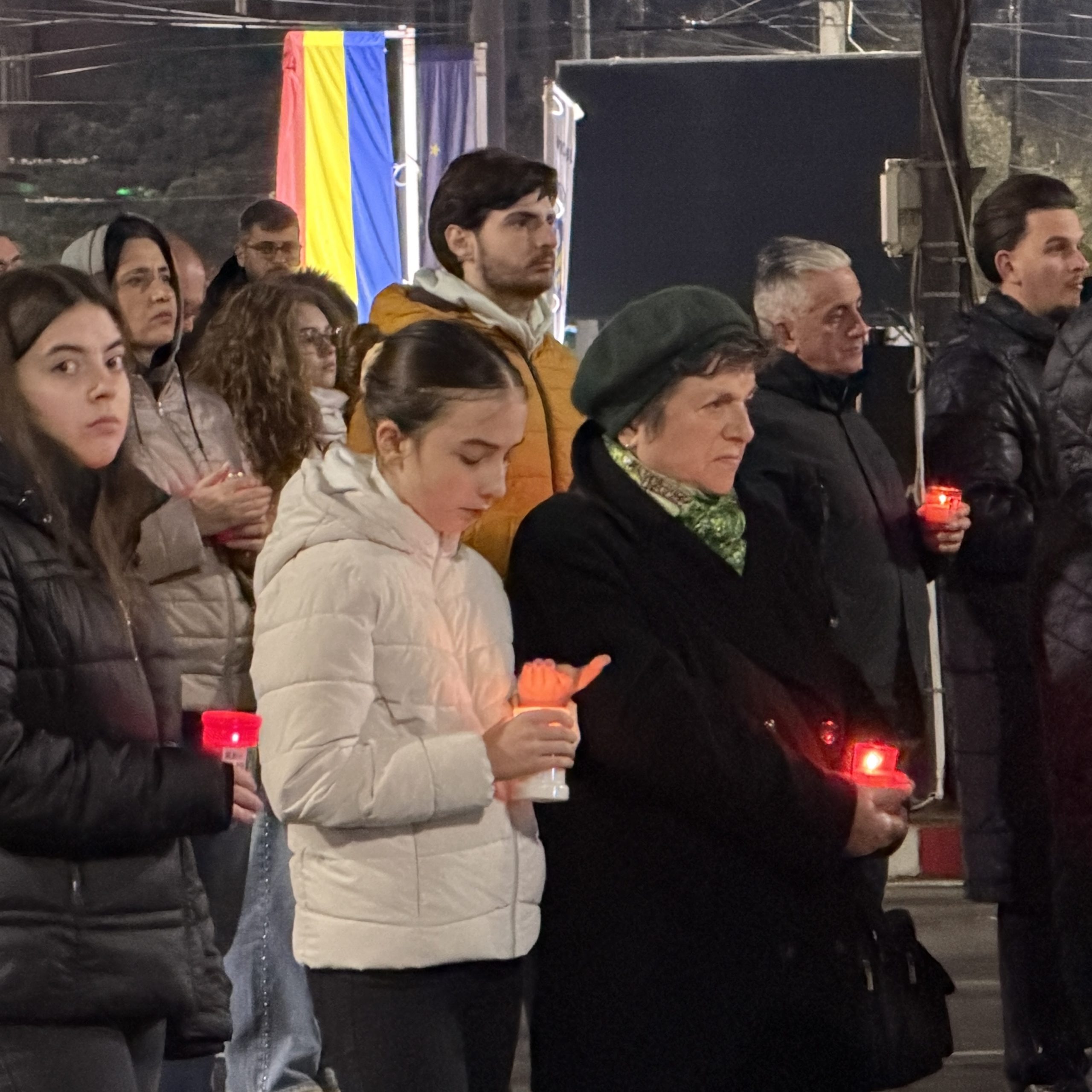 Lumina Sfântă a Învierii, selfie-uri cu Tzancă Uraganu și simplitate marca Polițeanu 4