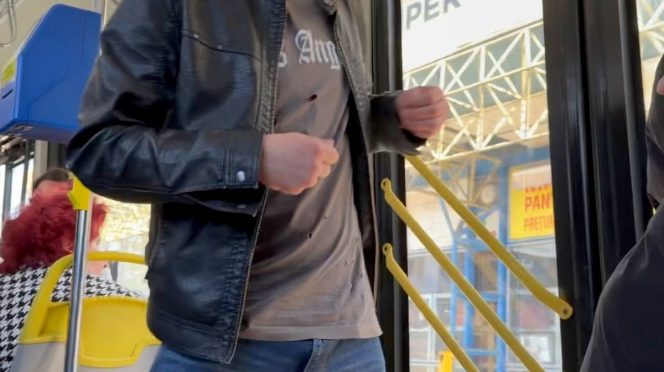 comportament dubios, autobuz 30, video, Ploiești, Rulmenți Grei - Gara de Sud, călător hărțuit, filmare