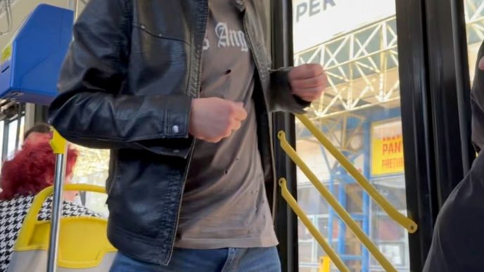 comportament dubios, autobuz 30, video, Ploiești, Rulmenți Grei - Gara de Sud, călător hărțuit, filmare