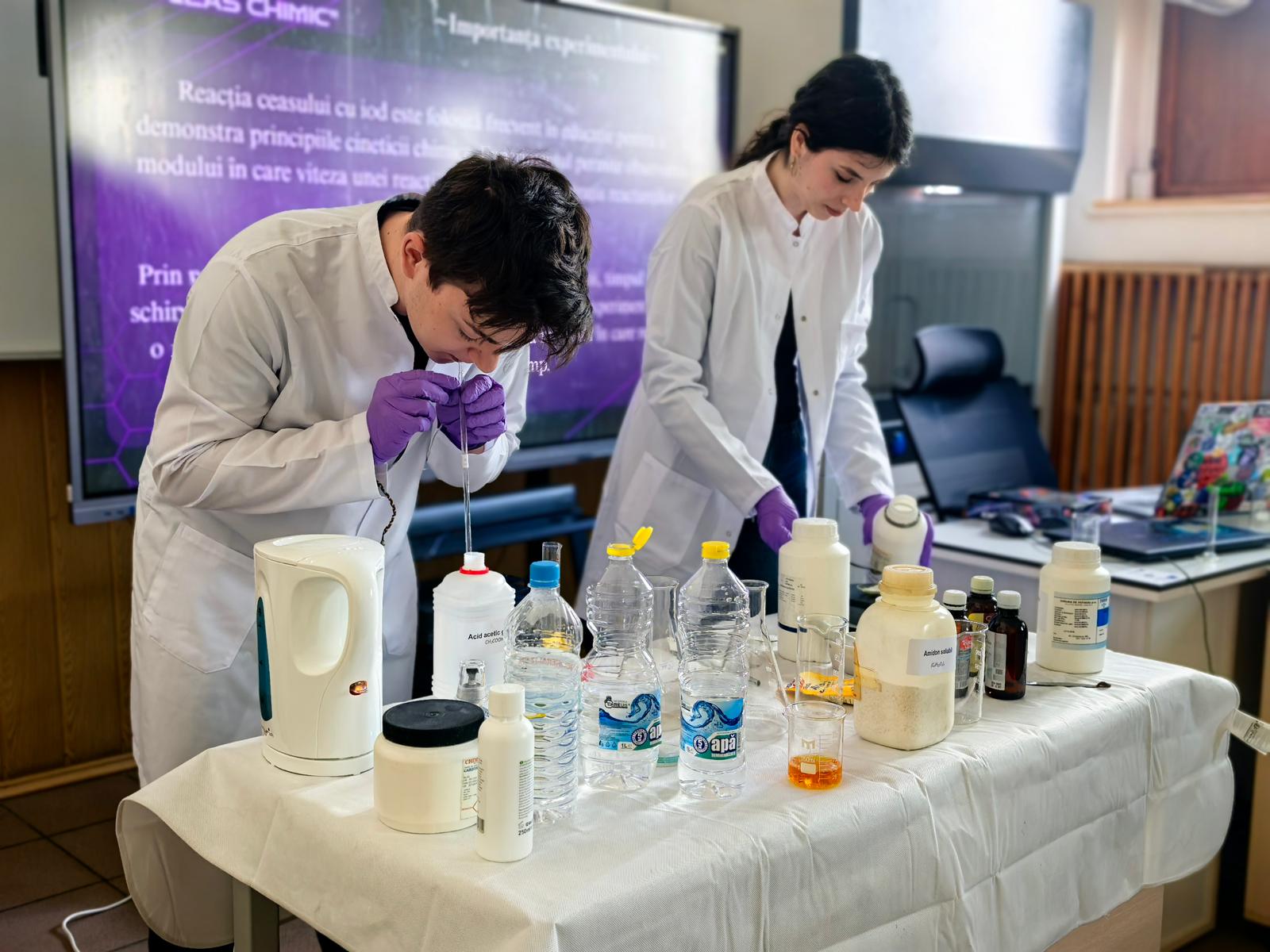 Nexus Science Fair 2026 aduce experimente fascinante și provocări STEM la Colegiul Național “Nicolae Grigorescu” din Câpina 8 Nexus Science Fair 2026 aduce experimente fascinante și provocări STEM la Colegiul Național “Nicolae Grigorescu” din Câpina 6