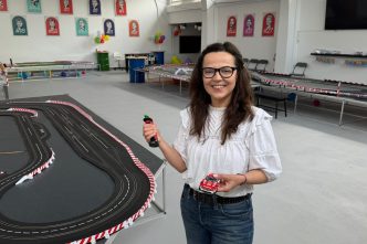 Liliana Drăghici, Fun Point Ploiești, curse cu mașinuțe, slot racing, Carrera Digital, afacere locală, afaceri Ploiești, utilaje construcții copii, timp liber Ploiești