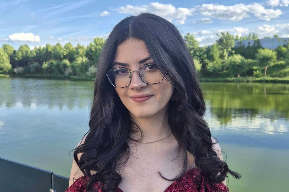 Interviu cu Ștefania Bonciu, 10 la bac fără meditații: "Statul are datoria să nu taie aripile celor care pot mai mult" 5 Interviu cu Ștefania Bonciu, 10 la bac fără meditații: "Statul are datoria să nu taie aripile celor care pot mai mult" 3