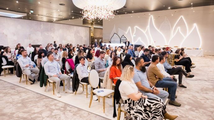 Comunitatea de antreprenori din Ploiești reunită în Salonul Luna de la Lacul Verde Resort, la ediția a 5-a Wake up, Ploiești!