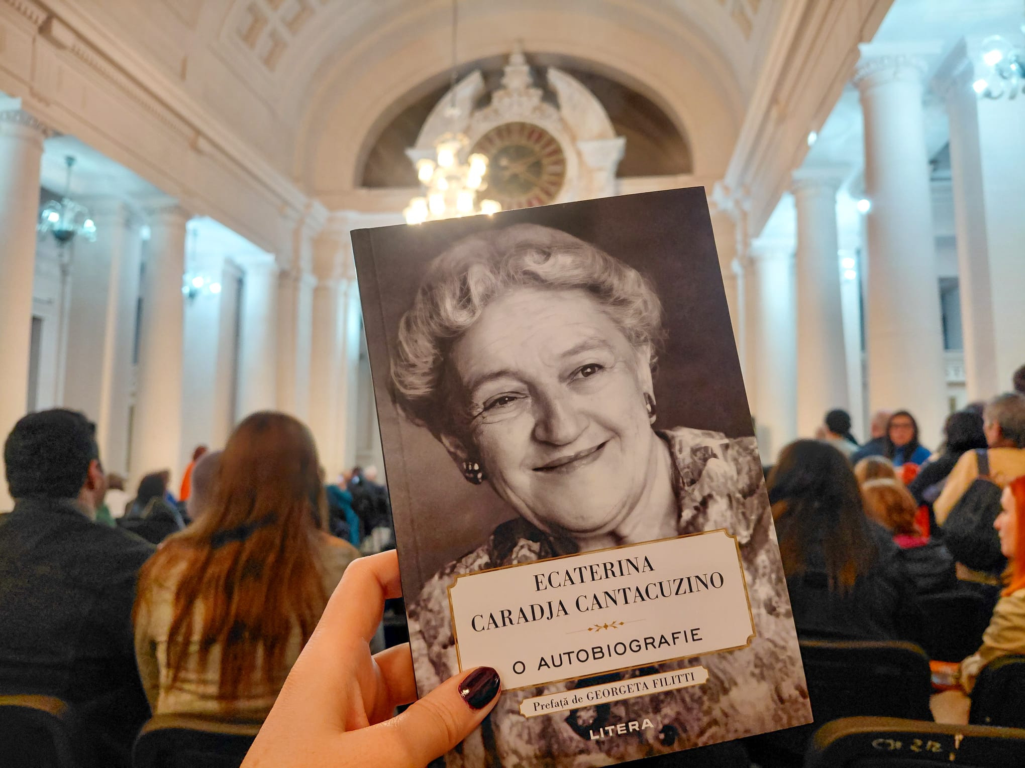 „Ecaterina Caradja Cantacuzino. O autobiografie”, cu prefață de Georgeta Filitti, este disponibilă online în librării